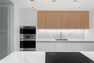 1700 Meridian Ave, Miami Beach, FL 33139 - Photo 8