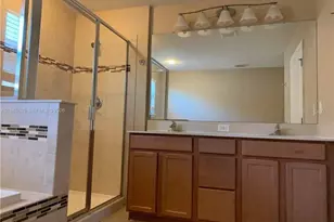 11016 Tahiti Isle Ln, Other City - In The State Of Florida, FL 33647 - Photo 12