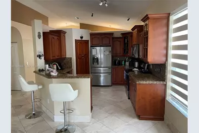 3725 NE 11th St, Homestead, FL 33033 - Photo 10