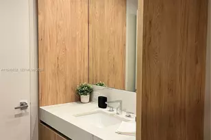 11 NE 6th, Miami, FL 33132 - Photo 6