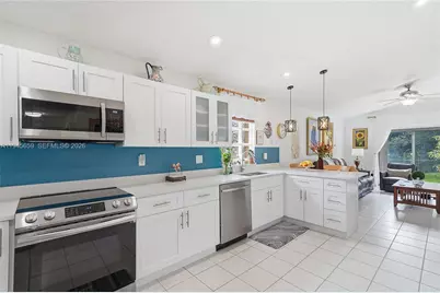 20494 SW 5th St, Pembroke Pines, FL 33029 - Photo 14