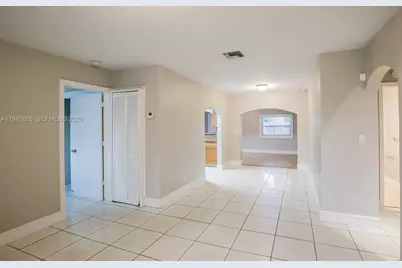 630 NW 67th Ter, Margate, FL 33063 - Photo 4