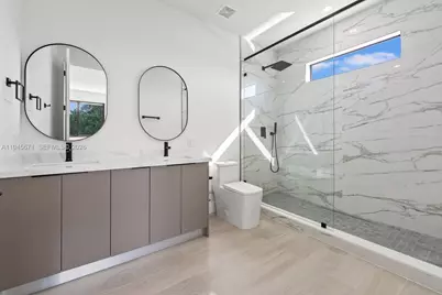 740 NW 24th Ct, Miami, FL 33125 - Photo 32