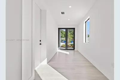 740 NW 24th Ct, Miami, FL 33125 - Photo 26