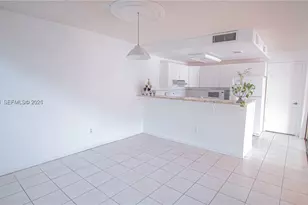 10099 NW 4th Ln, Miami, FL 33172 - Photo 4