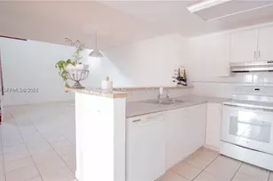 10099 NW 4th Ln, Miami, FL 33172 - Photo 2