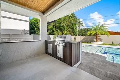 3225 Canal Dr, Pompano Beach, FL 33062 - Photo 36