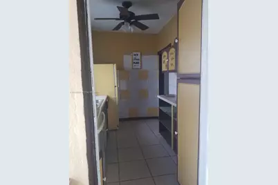 1245 NW 7th Ct, Miami, FL 33136 - Photo 6