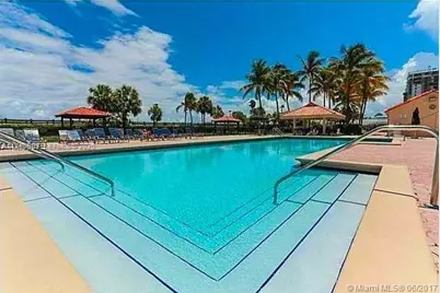 2555 Collins Ave #1710, Miami Beach, FL 33140 - Photo 16