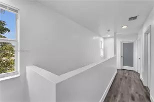 1541 NW 1st Ct, Miami, FL 33136 - Photo 10