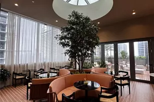 11 NE 6th St, Miami, FL 33132 - Photo 12