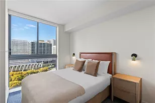 11 NE 6th St, Miami, FL 33132 - Photo 8