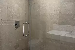 11 NE 6th St, Miami, FL 33132 - Photo 6