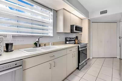 2520 SE 20th Pl #204-B, Homestead, FL 33035 - Photo 10