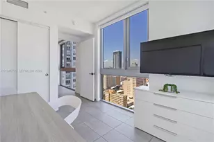 227 NE 2nd St, Miami, FL 33132 - Photo 14