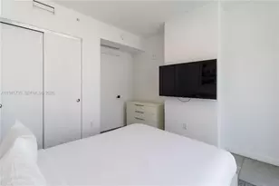 227 NE 2nd St, Miami, FL 33132 - Photo 10