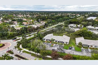 459 Lakeview Dr #1, Weston, FL 33326 - Photo 32