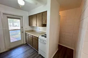 5100 Rilma Ave, Sarasota, FL 34234 - Photo 6