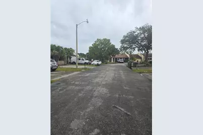 1322 Sandpiper Blvd #1, Homestead, FL 33035 - Photo 2