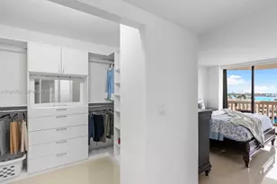 1000 W Island Blvd, Aventura, FL 33160 - Photo 10