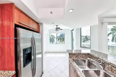 110 Washington Ave #2405, Miami Beach, FL 33139 - Photo 2