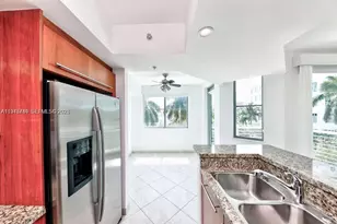 110 Washington Ave, Miami Beach, FL 33139 - Photo 2