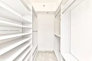 110 Washington Ave, Miami Beach, FL 33139 - Photo 10