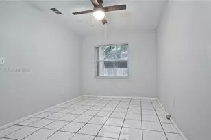 1101 SW 86th Ave, Pembroke Pines, FL 33025 - Photo 18