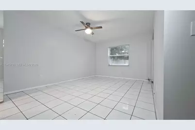 1101 SW 86th Ave, Pembroke Pines, FL 33025 - Photo 14