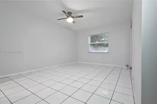 1101 SW 86th Ave, Pembroke Pines, FL 33025 - Photo 14