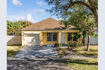 1101 SW 86th Ave, Pembroke Pines, FL 33025 - Photo 1