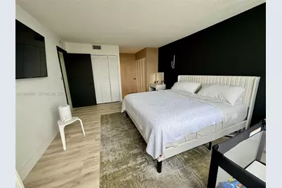 2750 NE 183rd St #705, Aventura, FL 33160 - Photo 6