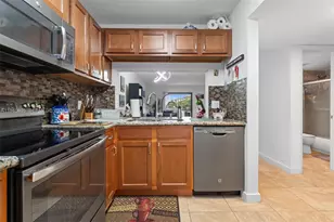 10005 S Winding Lake Rd, Sunrise, FL 33351 - Photo 8