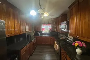 410 NW 98th St, Miami, FL 33150 - Photo 6