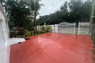 410 NW 98th St, Miami, FL 33150 - Photo 4