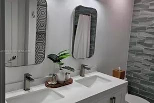 3070 Perriwinkle Cir, Davie, FL 33328 - Photo 16