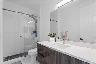 1499 Victoria Isle Dr, Weston, FL 33327 - Photo 18