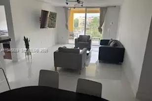 19555 E Country Club Dr, Aventura, FL 33180 - Photo 2