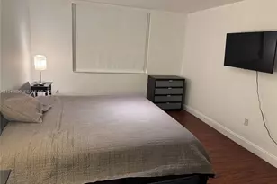 19555 E Country Club Dr, Aventura, FL 33180 - Photo 6