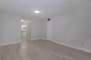 9150 Fontainebleau Blvd, Miami, FL 33172 - Photo 22