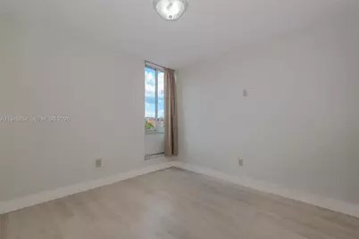 9150 Fontainebleau Blvd #402, Miami, FL 33172 - Photo 16