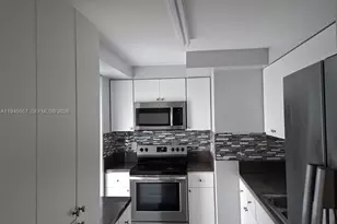 301 Golden Isles Dr, Hallandale Beach, FL 33009 - Photo 18