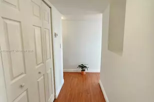 1300 NE Miami Gardens Dr, Miami, FL 33179 - Photo 22