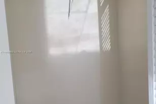 31 SE 5th St, Miami, FL 33131 - Photo 30