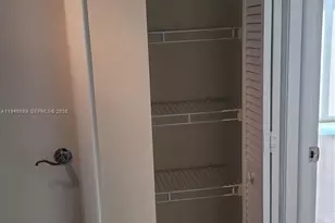 31 SE 5th St, Miami, FL 33131 - Photo 24