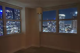 31 SE 5th St, Miami, FL 33131 - Photo 34