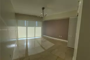 31 SE 5th St, Miami, FL 33131 - Photo 12