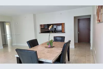 31 SE 5th St #2711, Miami, FL 33131 - Photo 8