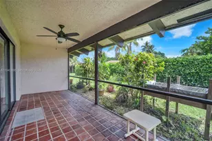 8221 Pine Dr, Tamarac, FL 33321 - Photo 16