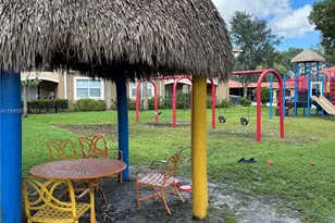 151 SW 117th Ave, Pembroke Pines, FL 33025 - Photo 16